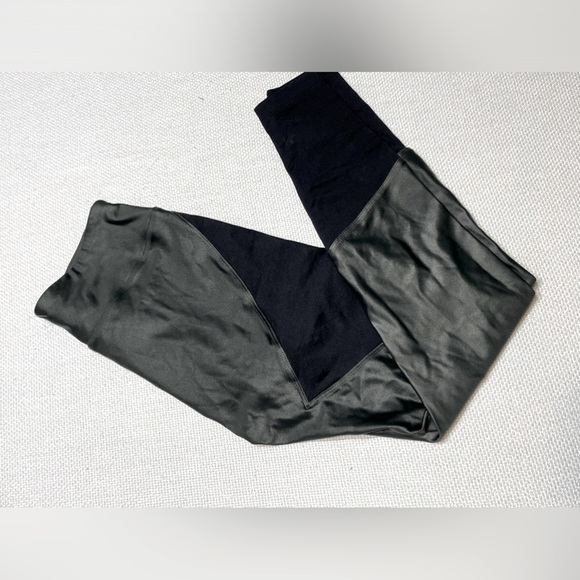 Koral Pants - Koral mid rise legging